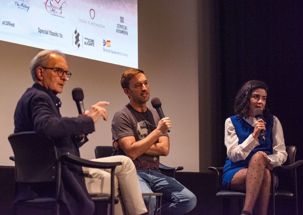 Prof. Peter W. Evans, filmmaker Juan Francisco Viruega and Moira Pictures's Laura Martín. Amanece